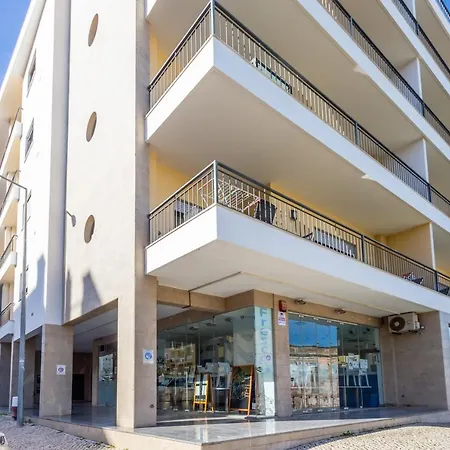Apartmán James's Quinta Palmeiras, Spacious 2 Bedroom In Luxury Complex, Walking Distance To Town And