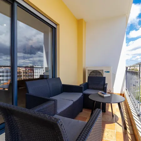 James's Quinta Palmeiras, Spacious 2 Bedroom In Luxury Complex, Walking Distance To Town And Apartmán Lagos