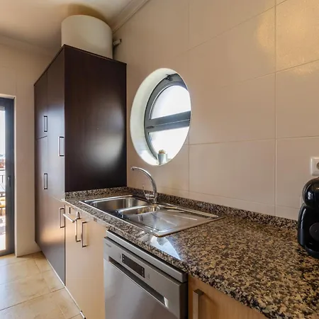 James's Quinta Palmeiras, Spacious 2 Bedroom In Luxury Complex, Walking Distance To Town And Apartmán *