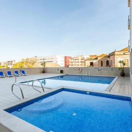 James's Quinta Palmeiras, Spacious 2 Bedroom In Luxury Complex, Walking Distance To Town And Lagos