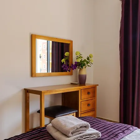 James's Quinta Palmeiras, Spacious 2 Bedroom In Luxury Complex, Walking Distance To Town And לאגוּ‏ש