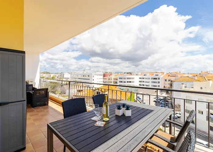 James's Quinta Palmeiras, Spacious 2 Bedroom In Luxury Complex, Walking Distance To Town And *