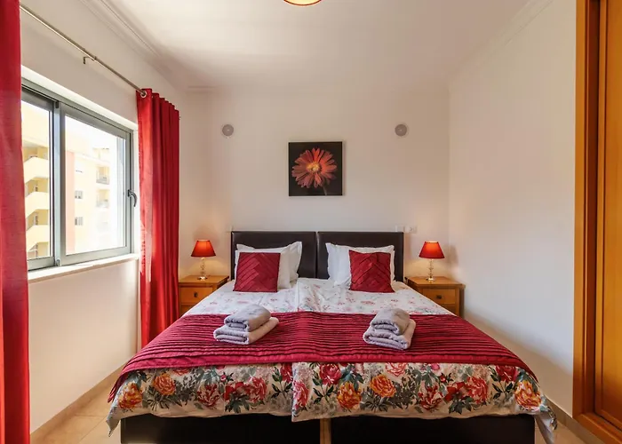 James's Quinta Palmeiras, Spacious 2 Bedroom In Luxury Complex, Walking Distance To Town And Apartmán