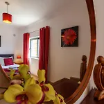 Daire James's Quinta Palmeiras, Spacious 2 Bedroom In Luxury Complex, Walking Distance To Town And Lagos