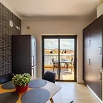 Daire James's Quinta Palmeiras, Spacious 2 Bedroom In Luxury Complex, Walking Distance To Town And *