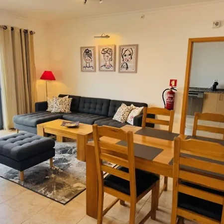 James's Quinta Palmeiras: Spacious Luxury Near Town And Lagos