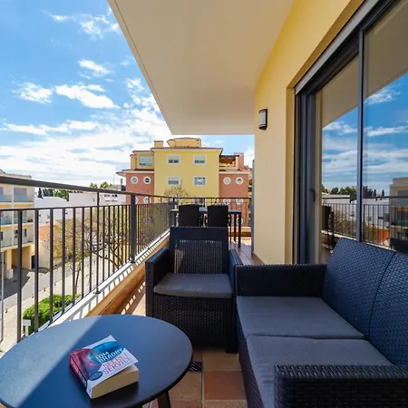 James's Quinta Palmeiras, Spacious 2 Bedroom In Luxury Complex, Walking Distance To Town And * Lagos