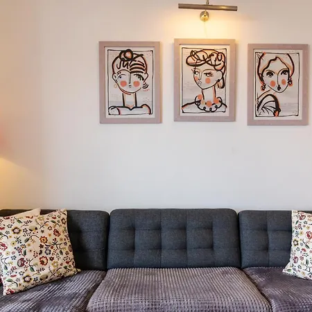 James's Quinta Palmeiras, Spacious 2 Bedroom In Luxury Complex, Walking Distance To Town And Daire *