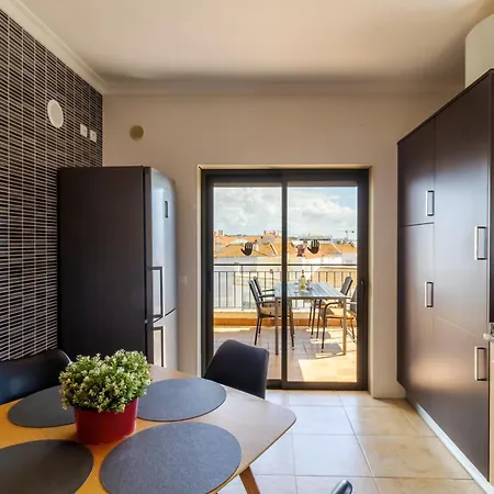Apartment James's Quinta Palmeiras: Spacious Luxury Near Town And *