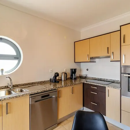 James's Quinta Palmeiras, Spacious 2 Bedroom In Luxury Complex, Walking Distance To Town And *