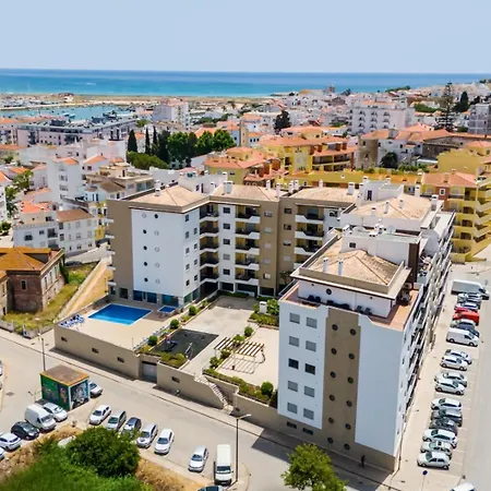 James's Quinta Palmeiras, Spacious 2 Bedroom In Luxury Complex, Walking Distance To Town And Apartment *