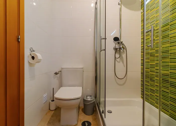 James's Quinta Palmeiras, Spacious 2 Bedroom In Luxury Complex, Walking Distance To Town And *