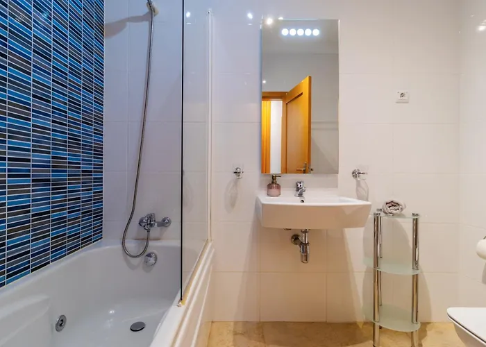 James's Quinta Palmeiras, Spacious 2 Bedroom In Luxury Complex, Walking Distance To Town And