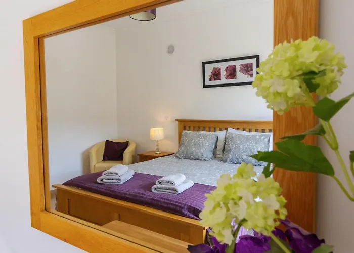 Apartment James's Quinta Palmeiras: Spacious Luxury Near Town And *