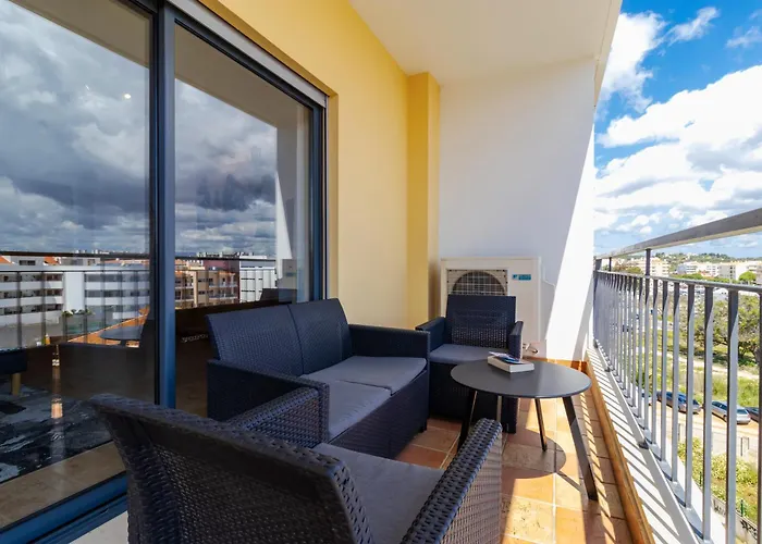 James's Quinta Palmeiras, Spacious 2 Bedroom In Luxury Complex, Walking Distance To Town And Appartement Lagos