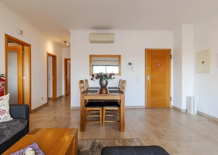 James's Quinta Palmeiras, Spacious 2 Bedroom In Luxury Complex, Walking Distance To Town And *