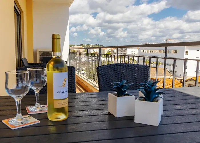 James's Quinta Palmeiras, Spacious 2 Bedroom In Luxury Complex, Walking Distance To Town And * Lagos