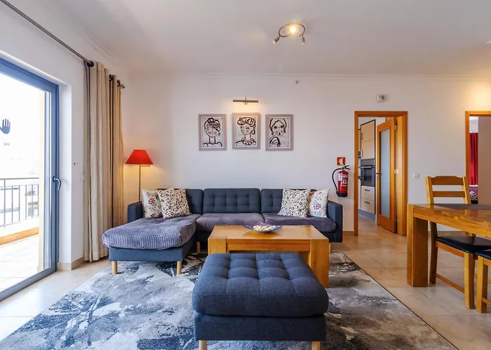 Appartement James's Quinta Palmeiras, Spacious 2 Bedroom In Luxury Complex, Walking Distance To Town And Lagos