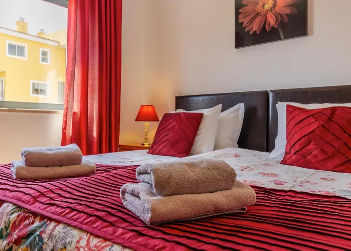 James's Quinta Palmeiras, Spacious 2 Bedroom In Luxury Complex, Walking Distance To Town And