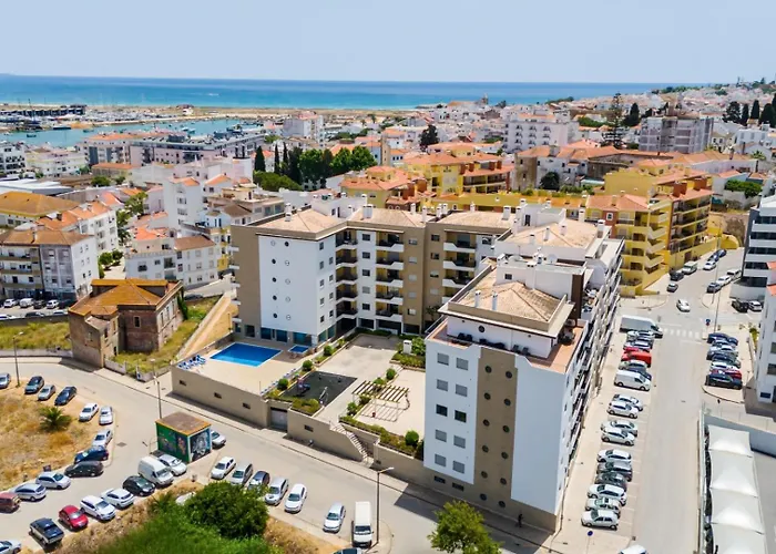 James's Quinta Palmeiras, Spacious 2 Bedroom In Luxury Complex, Walking Distance To Town And Appartement *
