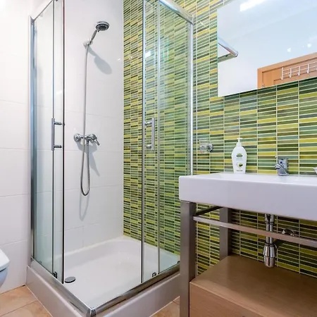 James's Quinta Palmeiras, Spacious 2 Bedroom In Luxury Complex, Walking Distance To Town And *