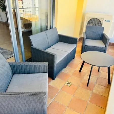 Appartement James's Quinta Palmeiras, Spacious 2 Bedroom In Luxury Complex, Walking Distance To Town And Lagos