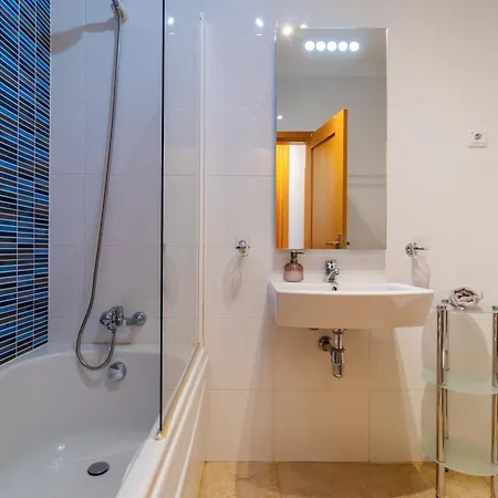 James's Quinta Palmeiras, Spacious 2 Bedroom In Luxury Complex, Walking Distance To Town And