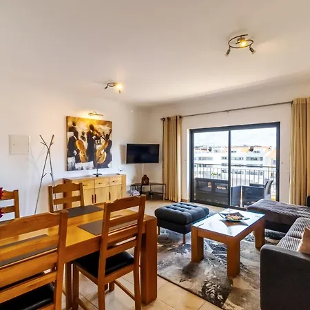 James's Quinta Palmeiras, Spacious 2 Bedroom In Luxury Complex, Walking Distance To Town And Apartamento