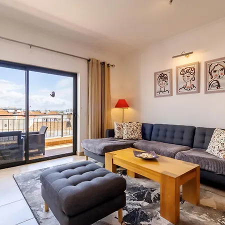 James's Quinta Palmeiras, Spacious 2 Bedroom In Luxury Complex, Walking Distance To Town And Lagos