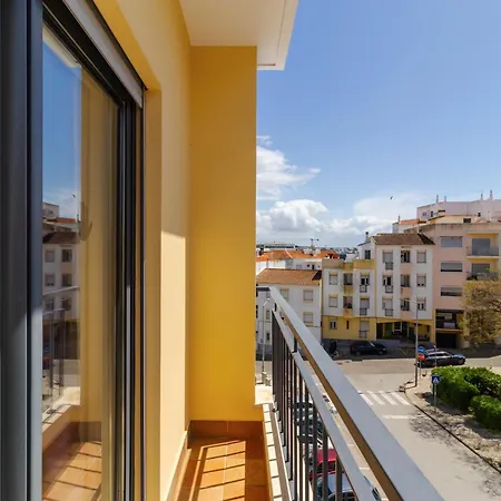 Apartamento James's Quinta Palmeiras, Spacious 2 Bedroom In Luxury Complex, Walking Distance To Town And