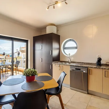 Lägenhet James's Quinta Palmeiras, Spacious 2 Bedroom In Luxury Complex, Walking Distance To Town And *