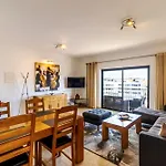 James's Quinta Palmeiras, Spacious 2 Bedroom In Luxury Complex, Walking Distance To Town And Appartamento