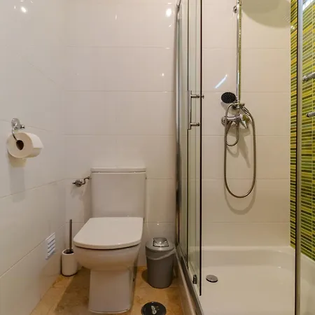 James's Quinta Palmeiras: Spacious Luxury Near Town And *