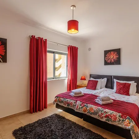 James's Quinta Palmeiras: Spacious Luxury Near Town And Apartment
